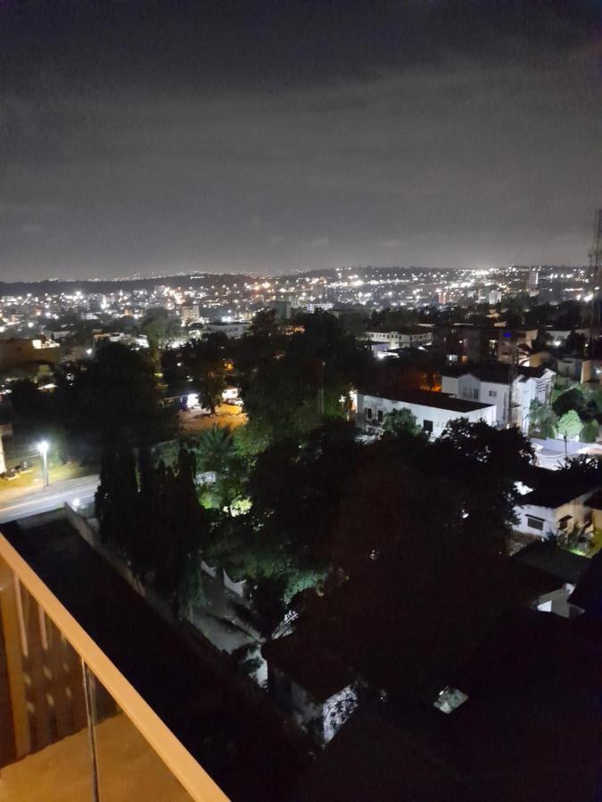 The Lennox D-Plus Apartments Accra Luaran gambar