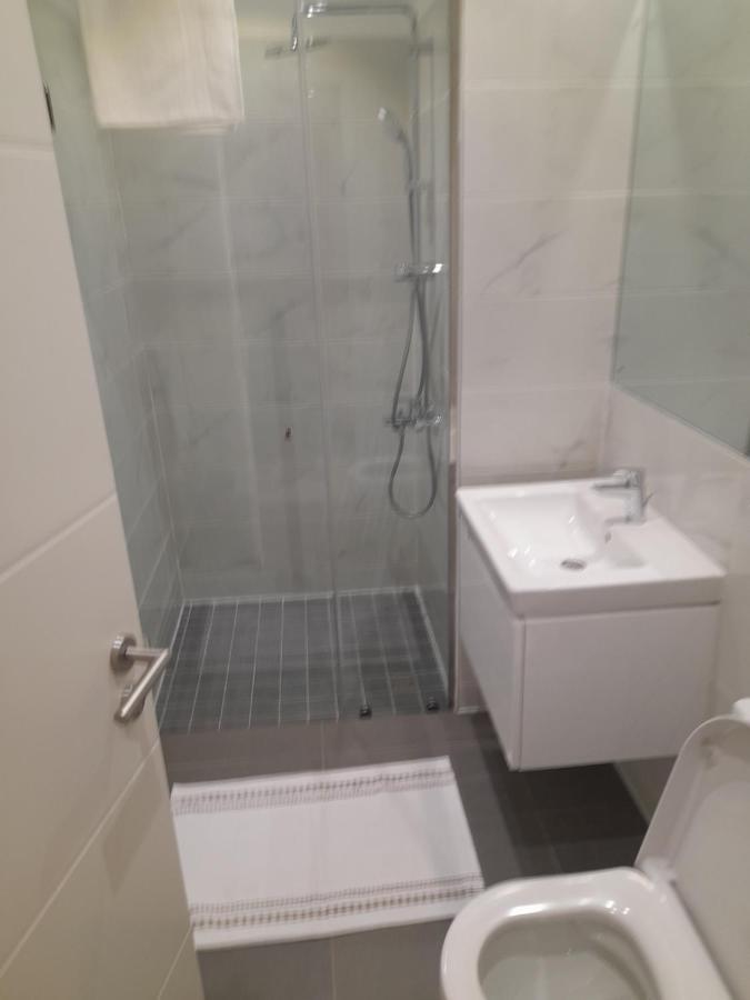 The Lennox D-Plus Apartments Accra Luaran gambar